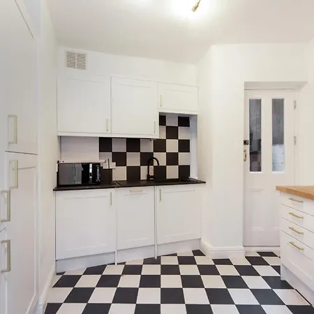 Chic 1 Bed Flat Zone 2 Hampstead Swiss