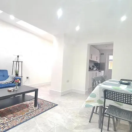 Homestay Cosy Single In Manor Park