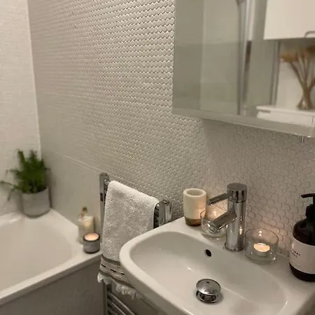 Shoreditch Cosy Flat, Next To Van Gogh Exhibition * London