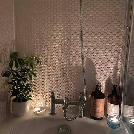 Shoreditch Cosy Flat, Next To Van Gogh Exhibition Apartment *