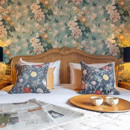 The Crown 4* Chislehurst
