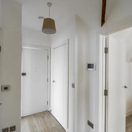 Apartment Floor High Street Kensington London