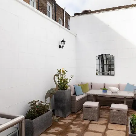 Holiday home Kensington Nest Serviced House *