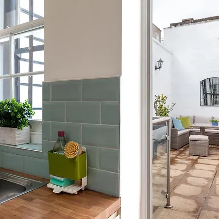 Kensington Nest Serviced House London