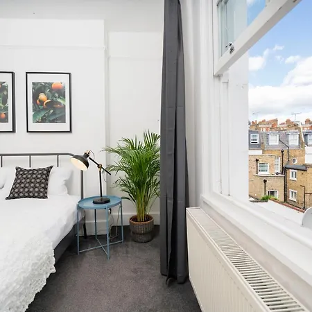Kensington Nest Serviced Town House *