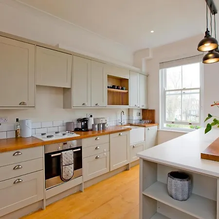 Apartment 4 Bed Duplex Garden Views