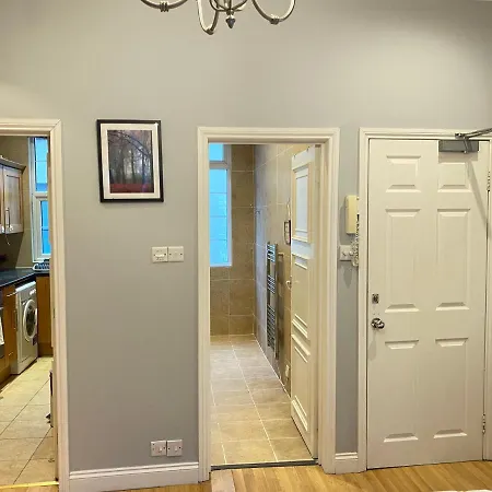 Apartment Immaculate In *