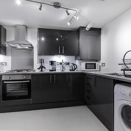 Gate Serviced Apartament Londyn