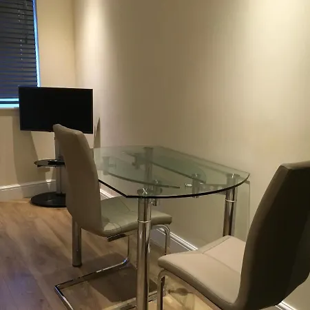 Private One Bedroom *
