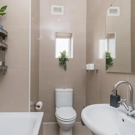 Kensington Nest Serviced Town House