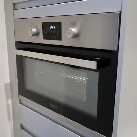Stylish Apartment, Ensuite, Kitchenette Apartment *