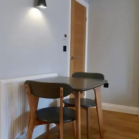Stylish Apartment, Ensuite, Kitchenette Apartment *