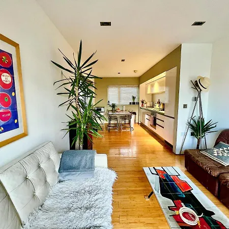 Zen Life With Urban Views - E8 Chic Apartment *