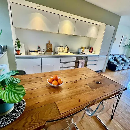 Zen Life With Urban Views - E8 Chic *