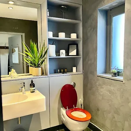 Zen Life With Urban Views - E8 Chic