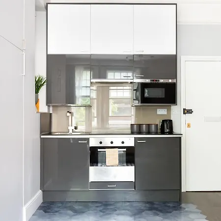 The Victoria Flat *