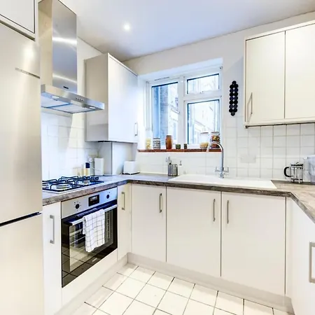 Guestready - Stylish Getaway Near Tooting Station * London