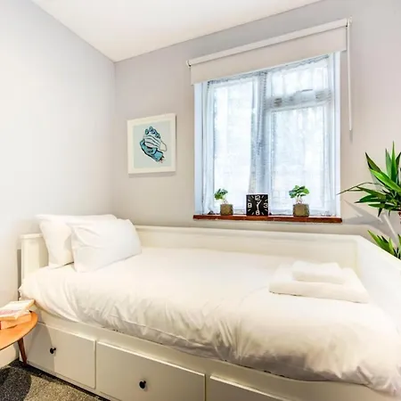 Guestready - Stylish Getaway Near Tooting Station London