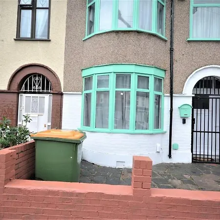 4 Bedroom House In East * London