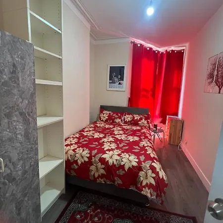 Apartment Small Cosy 2 Flat With 2 Double Beds London
