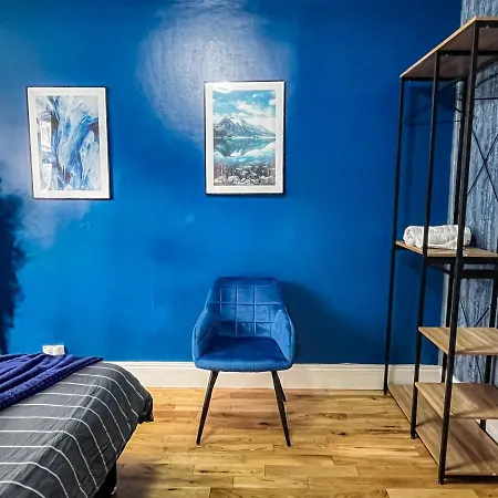 Swanky Townhouse In The Heart Of East Holiday home London