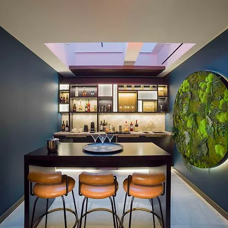 Middle Eight - Covent Garden - Preferred And Otel Londra