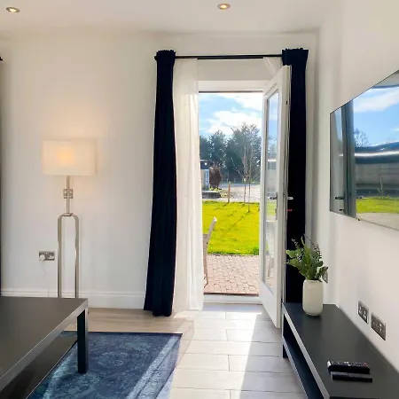 Crown Farm Apartment Romford