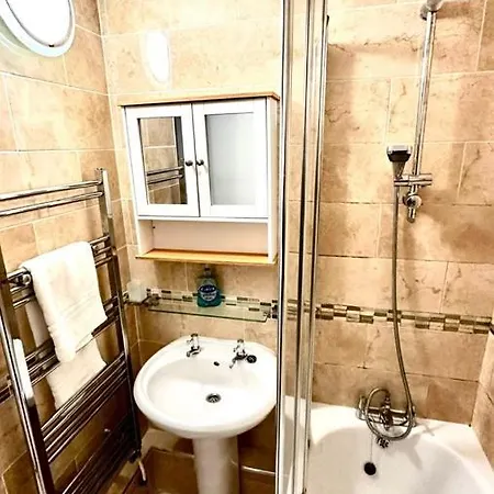 Holiday home 43 Keedonwood Road Bromley