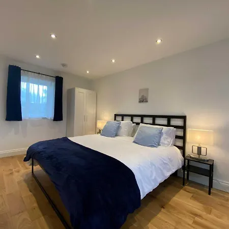 Crown Farm Apartment Romford