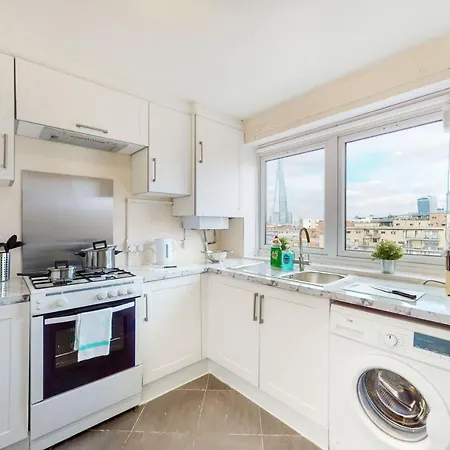 Near To Tower Bridge With Free Parking & View Of The Shard Apartment