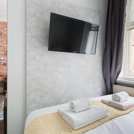 The Victoria Flat * London