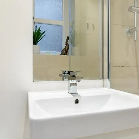 The Victoria Flat Apartment London