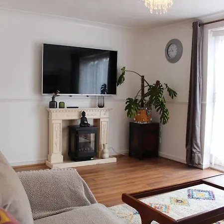 Apartment Beautiful 3 Bedroom House With The Transport Links To London, The Excel Centre, Canary Wharf, The O2! With A Driveway And Private Garden! *