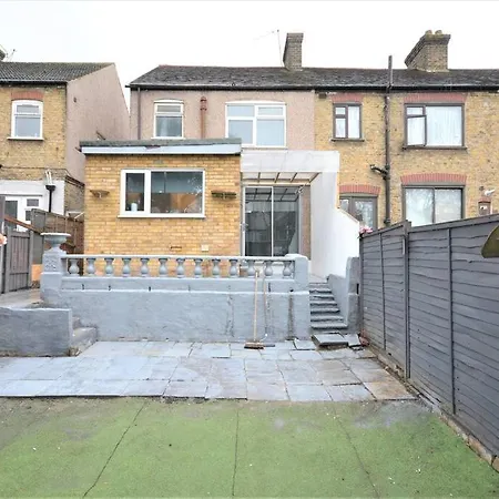 Holiday home 4 Bedroom House In East
