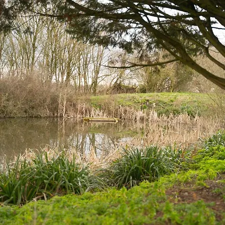 Crown Farm Apartment Romford