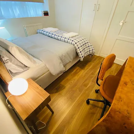 3 Bed In Camden