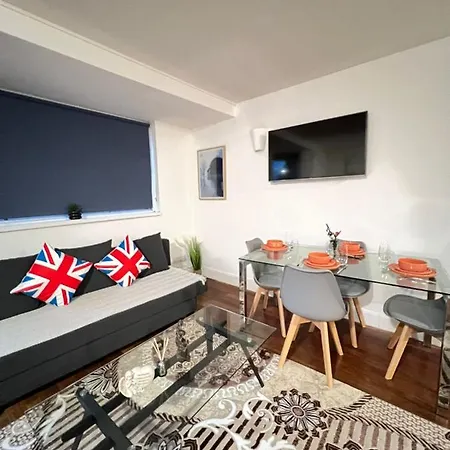 Lovely Studio Flat Cromwell Road * London