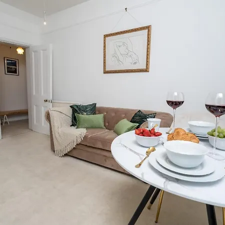 Trustay Westminster Apartment *