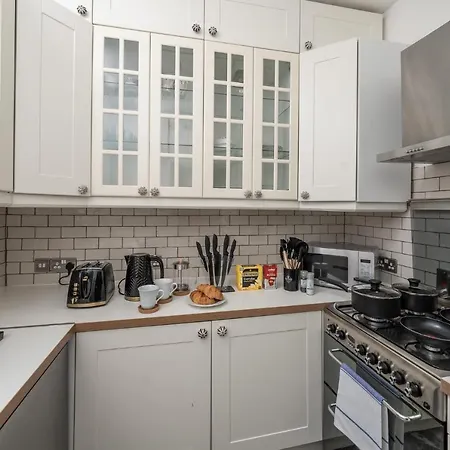 Trustay Westminster Apartment *