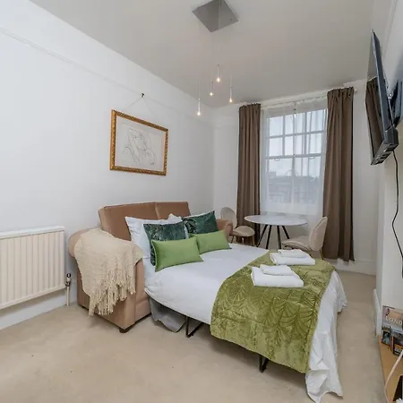 Trustay Westminster Apartment *