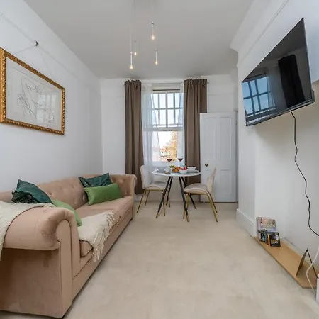 Trustay Westminster Apartment *