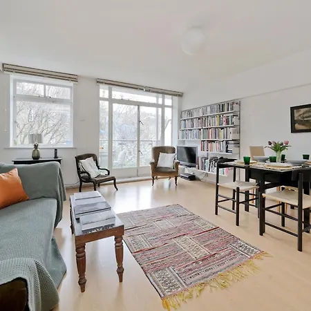 Apartment Large One Bedroom Flat With Balcony Close To The By Underthedoormat