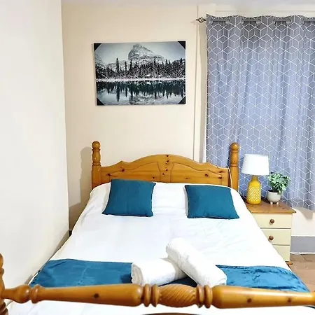 Lovely Private Near Central * London