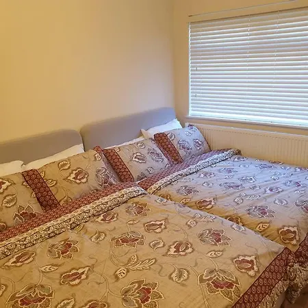 Apartment London Luxury 2 Bedroom Flat Sleeps 8 Free Parking East Barnet