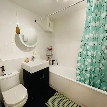 Appartement Cosy Spacious 2 Bedrooms With Dedicated Off Street Parking