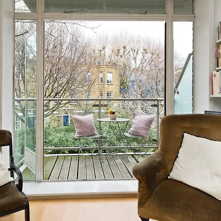Large One Bedroom Flat With Balcony Close To The By Underthedoormat Apartment London