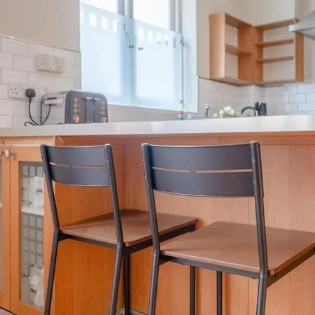 Lovely 1 Bedroom With Patio - 10 Mins From Hyde Park