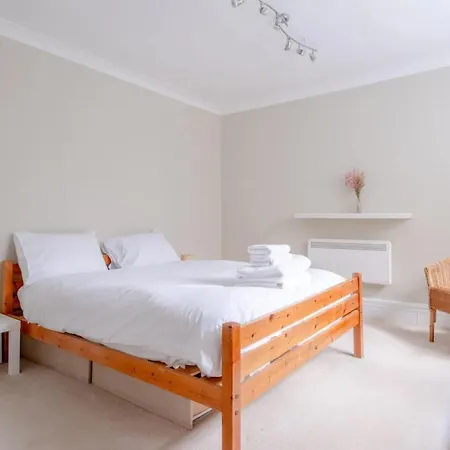 Apartment Lovely 1 Bedroom With Patio - 10 Mins From Hyde Park *