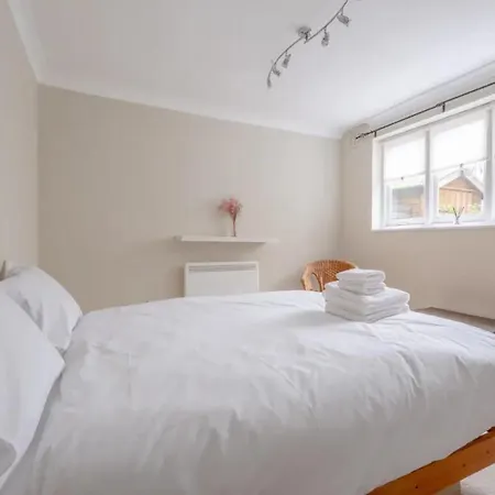 Apartment Lovely 1 Bedroom With Patio - 10 Mins From Hyde Park