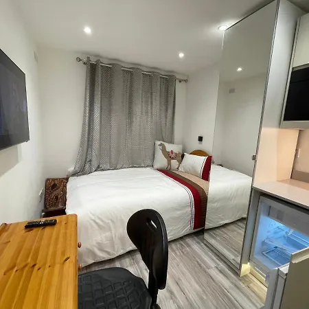 Homestay Luxury With En-suite Bathrooms - West London Harrow on the Hill